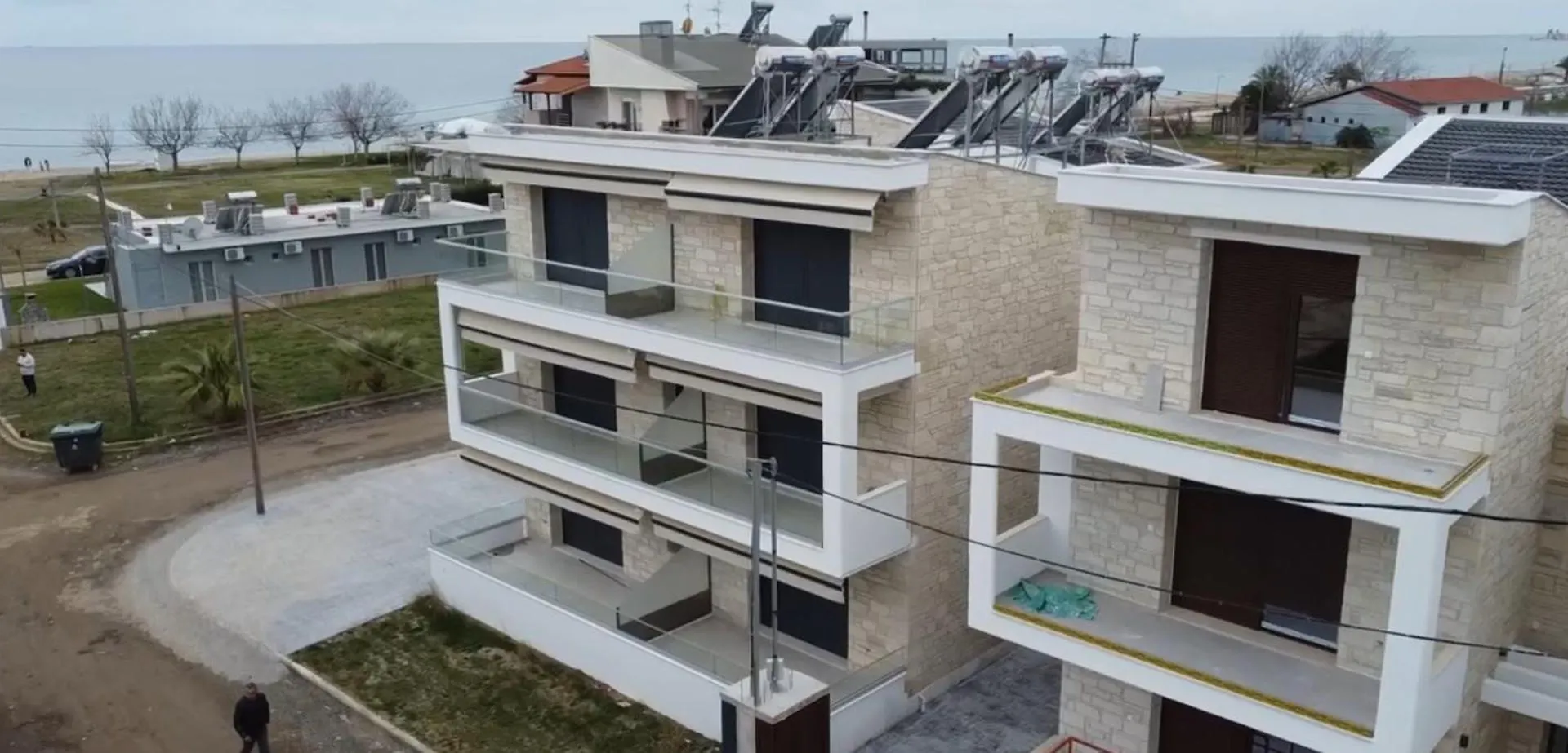 White Pearl Apartments Flogita