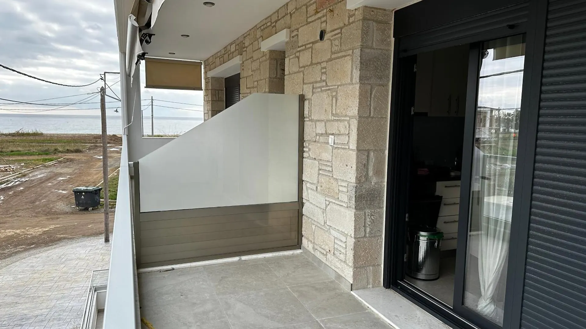 White Pearl Apartments Flogita